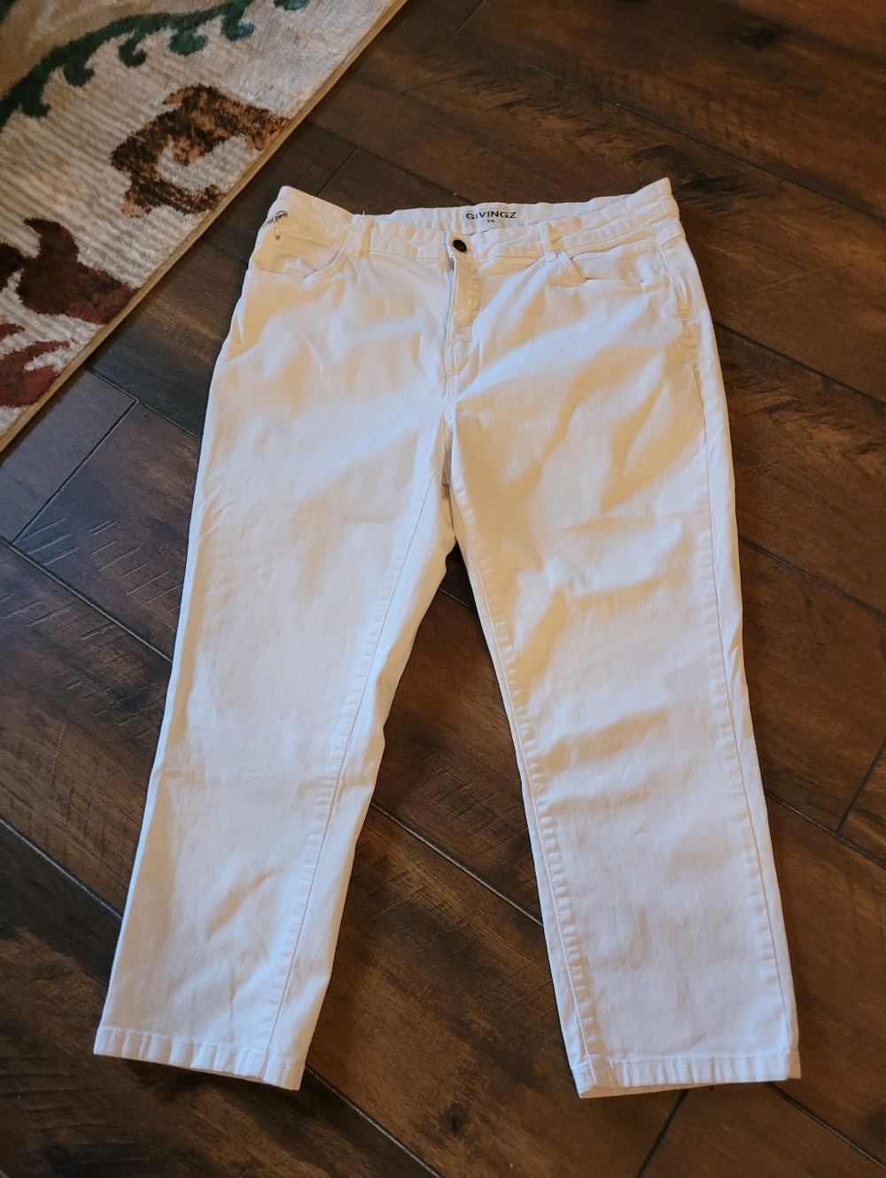 Givingz White Casual Capri Pants